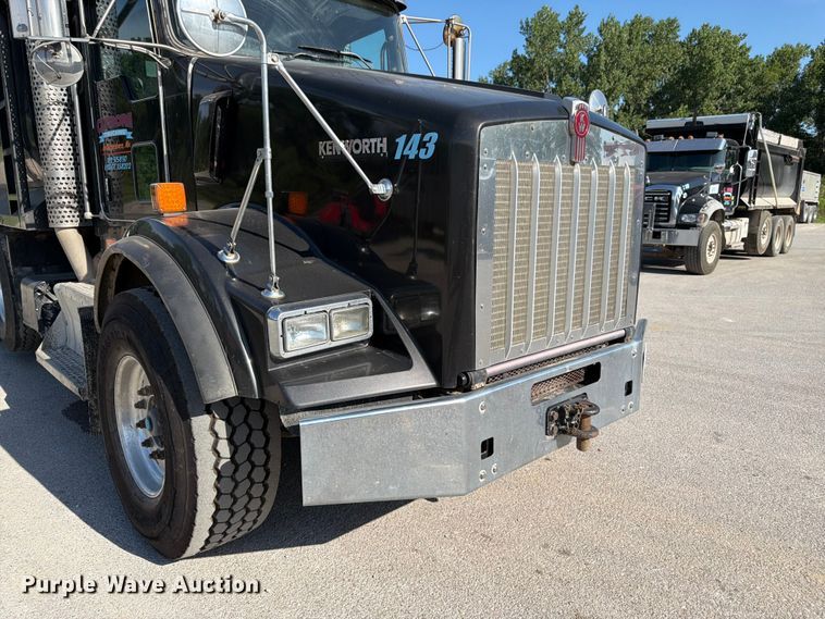 image for item FK3131 2013 Kenworth T800 dump truck