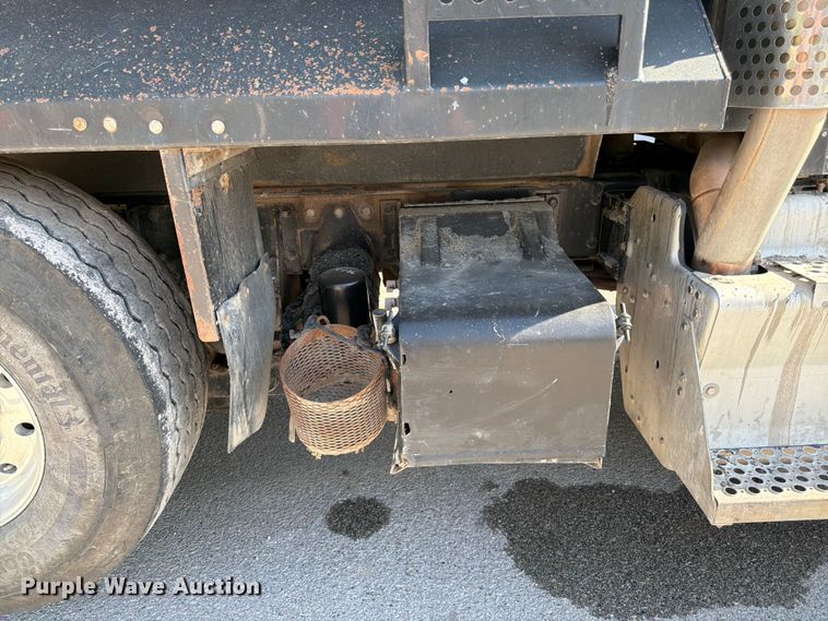 image for item FK3131 2013 Kenworth T800 dump truck