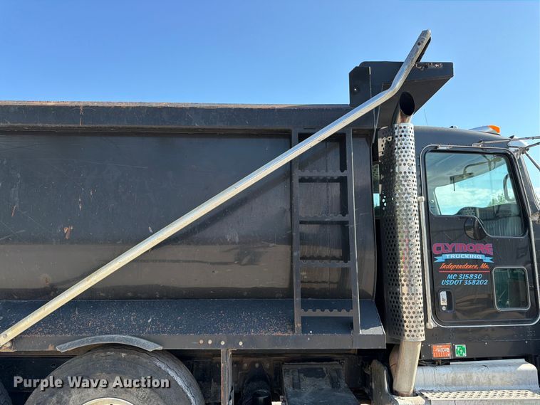 image for item FK3131 2013 Kenworth T800 dump truck