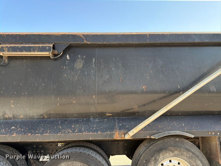 image for item FK3131 2013 Kenworth T800 dump truck