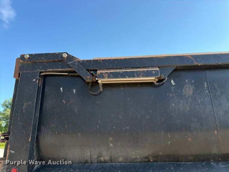image for item FK3131 2013 Kenworth T800 dump truck