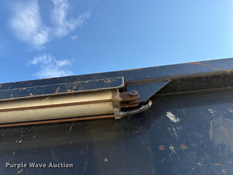 image for item FK3131 2013 Kenworth T800 dump truck