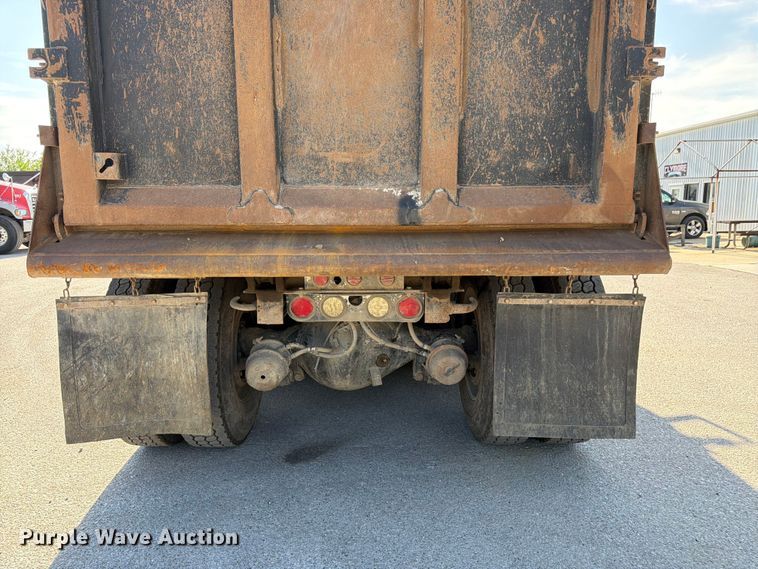 image for item FK3131 2013 Kenworth T800 dump truck