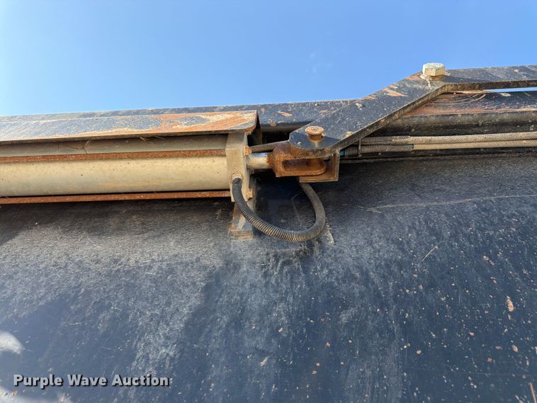 image for item FK3131 2013 Kenworth T800 dump truck