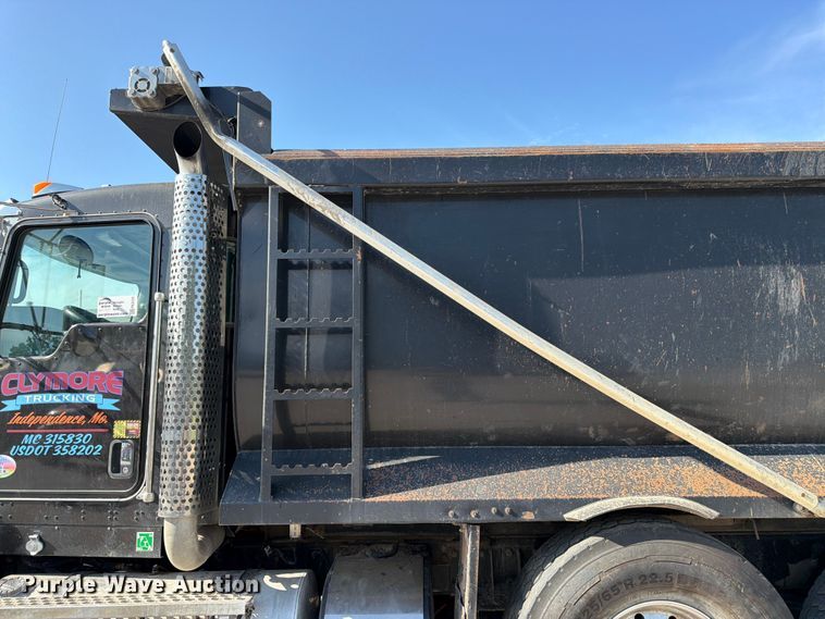 image for item FK3131 2013 Kenworth T800 dump truck