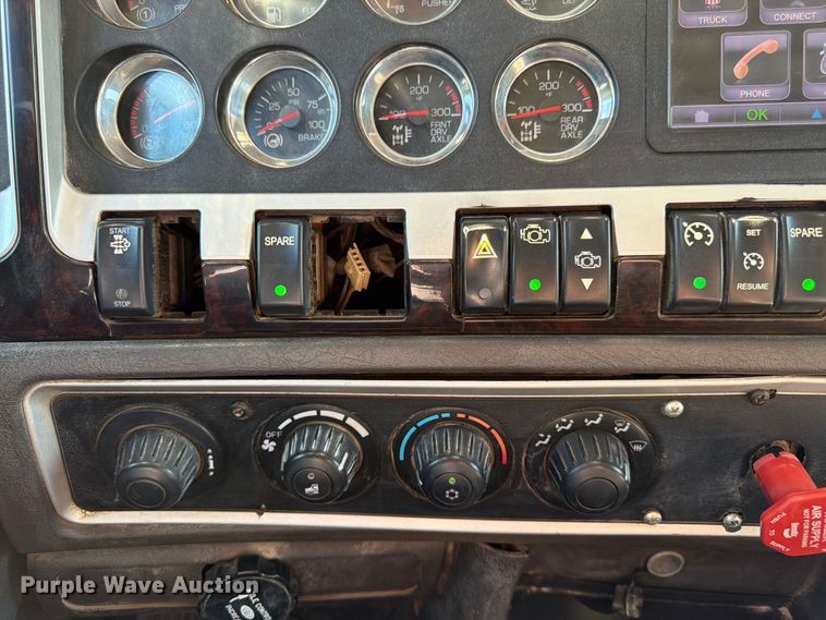 image for item FK3131 2013 Kenworth T800 dump truck