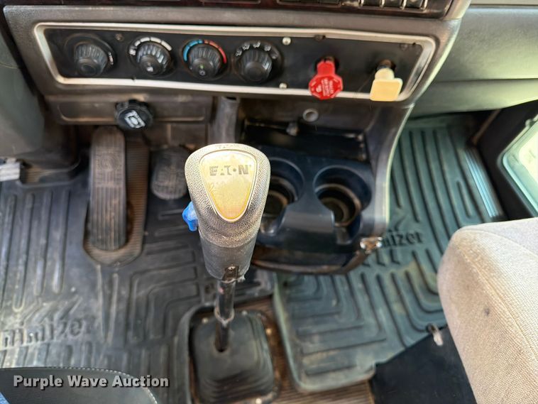 image for item FK3131 2013 Kenworth T800 dump truck