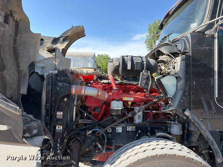image for item FK3131 2013 Kenworth T800 dump truck