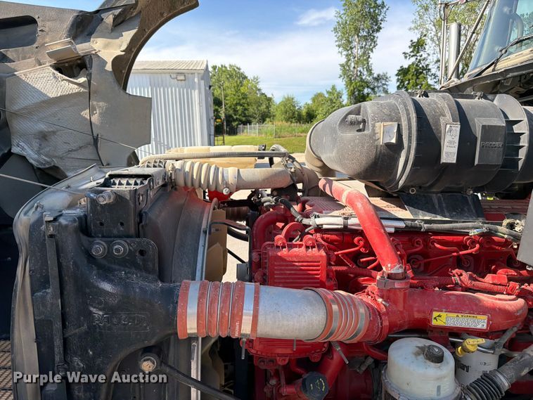 image for item FK3131 2013 Kenworth T800 dump truck