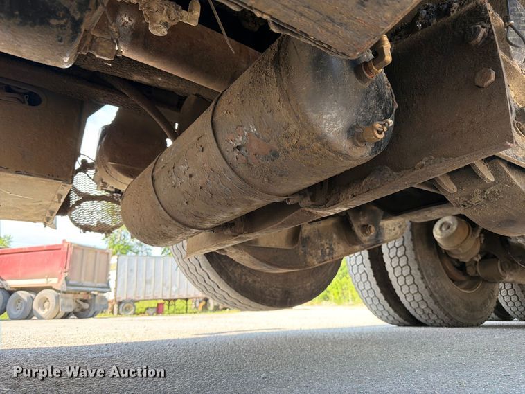 image for item FK3131 2013 Kenworth T800 dump truck