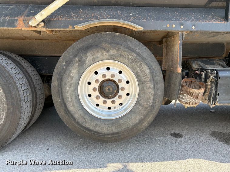 image for item FK3131 2013 Kenworth T800 dump truck