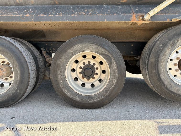 image for item FK3131 2013 Kenworth T800 dump truck