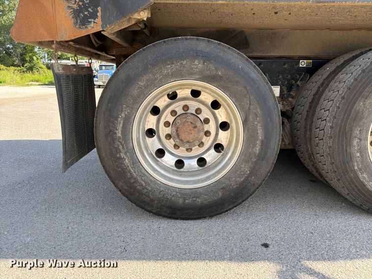 image for item FK3131 2013 Kenworth T800 dump truck