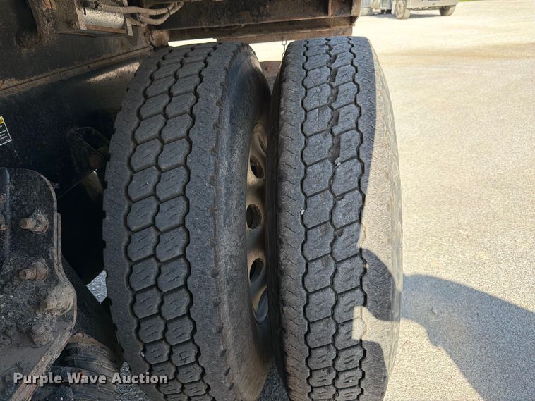 image for item FK3131 2013 Kenworth T800 dump truck