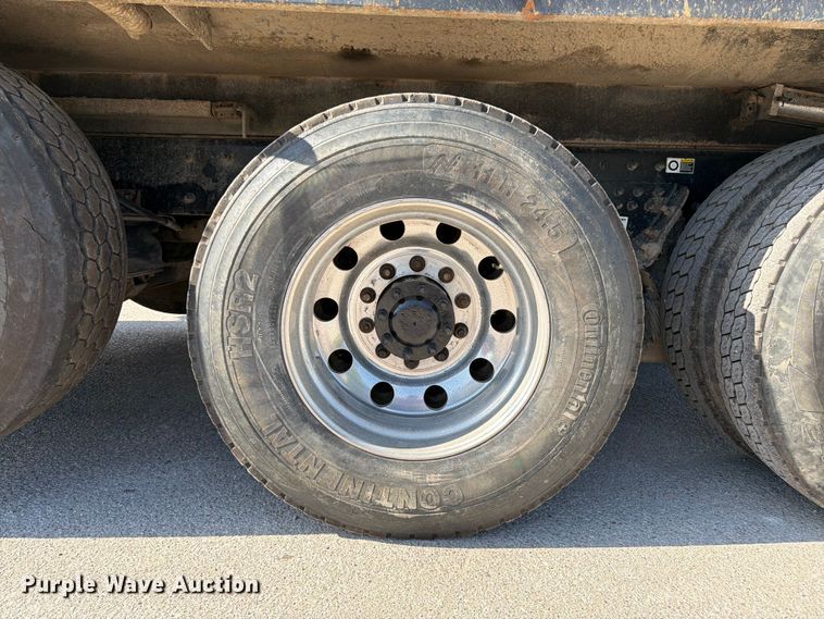 image for item FK3131 2013 Kenworth T800 dump truck