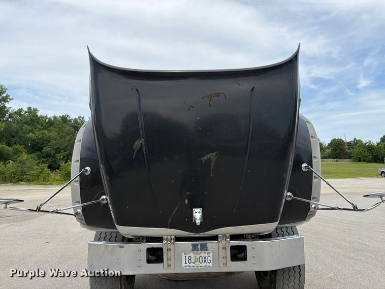 image for item FK3132 2015 Mack GU dump truck