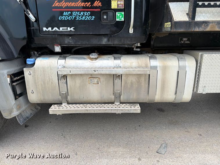 image for item FK3132 2015 Mack GU dump truck
