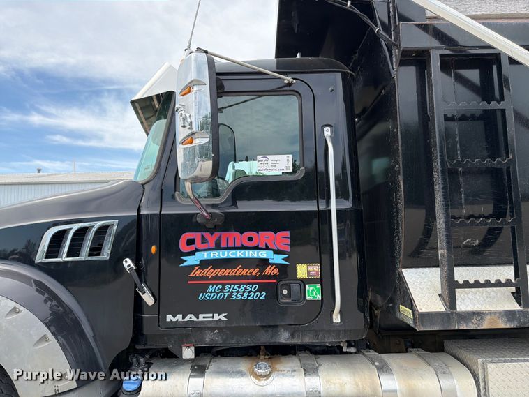 image for item FK3132 2015 Mack GU dump truck