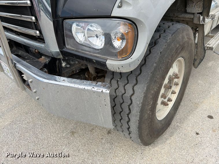 image for item FK3132 2015 Mack GU dump truck