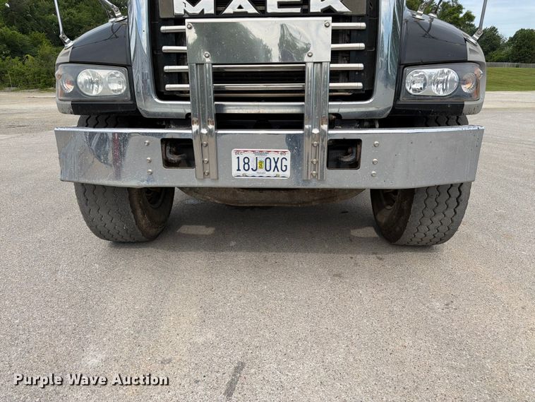 image for item FK3132 2015 Mack GU dump truck