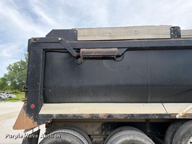 image for item FK3132 2015 Mack GU dump truck
