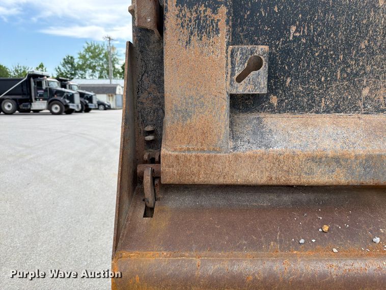 image for item FK3132 2015 Mack GU dump truck