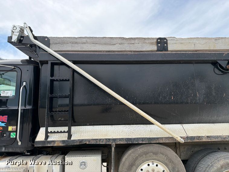 image for item FK3132 2015 Mack GU dump truck