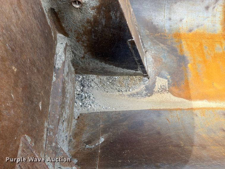 image for item FK3132 2015 Mack GU dump truck