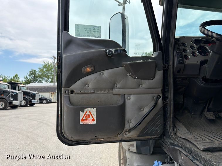 image for item FK3132 2015 Mack GU dump truck