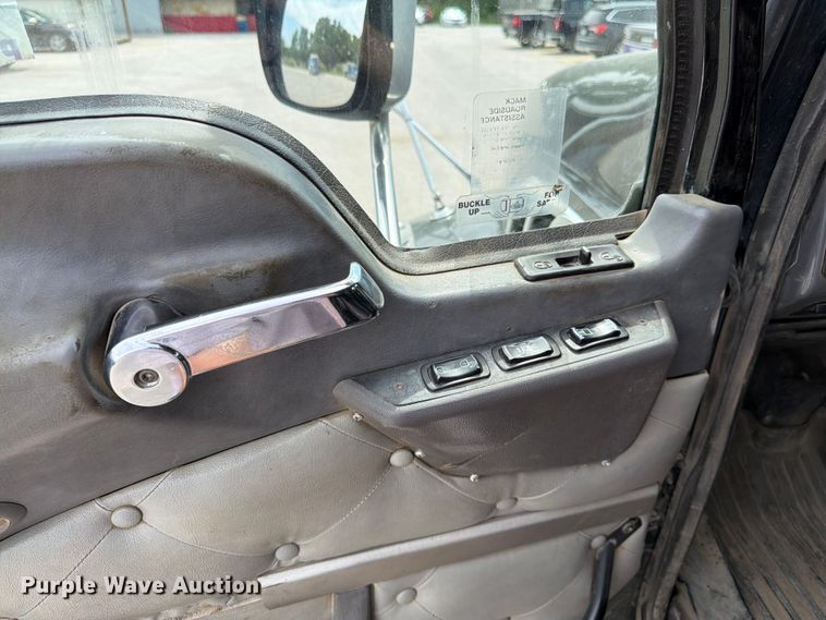 image for item FK3132 2015 Mack GU dump truck