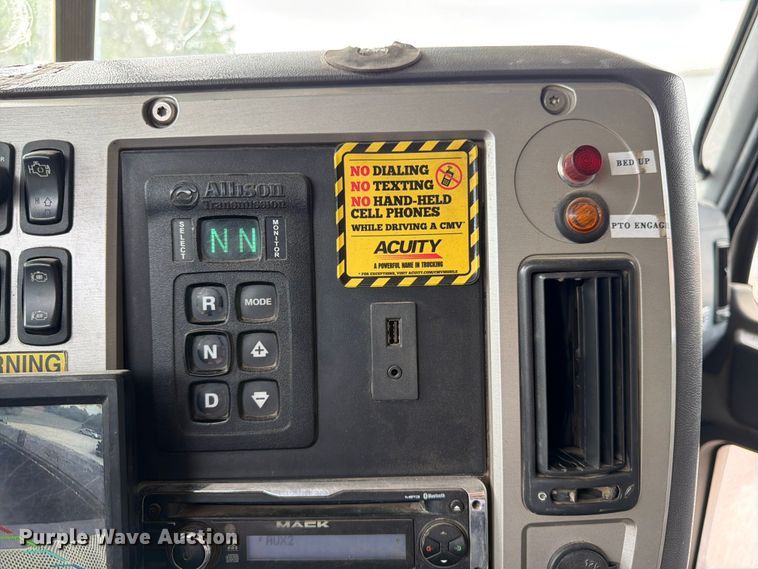 image for item FK3132 2015 Mack GU dump truck