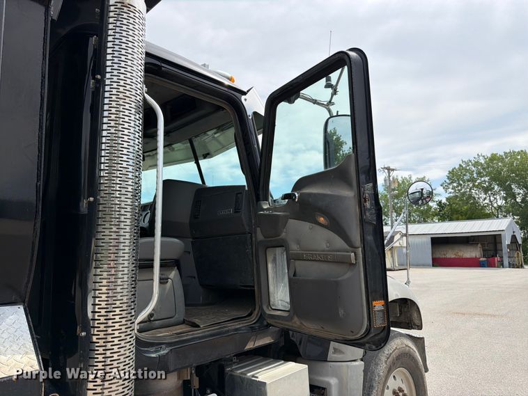 image for item FK3132 2015 Mack GU dump truck