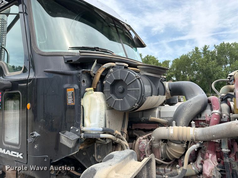 image for item FK3132 2015 Mack GU dump truck