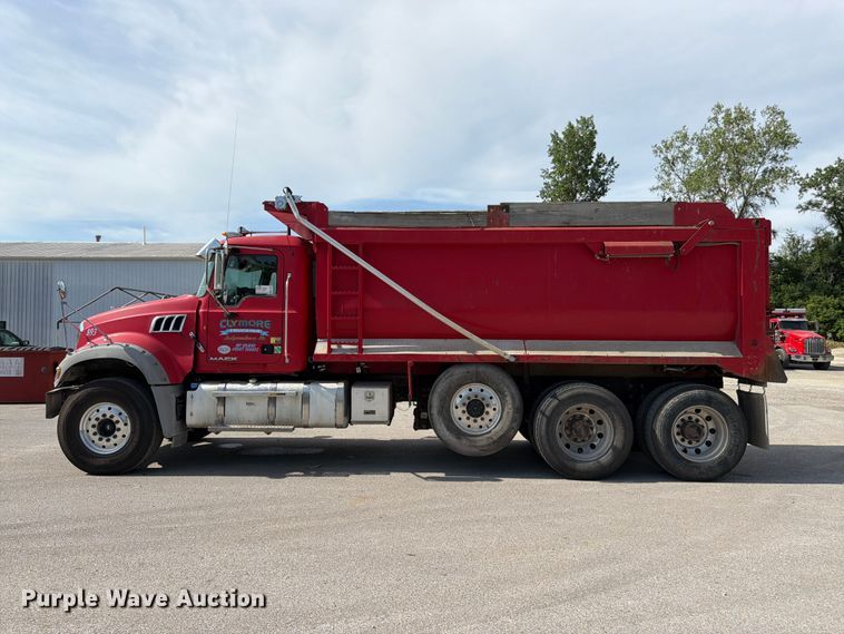 image for item FK3133 2014 Mack GU dump truck