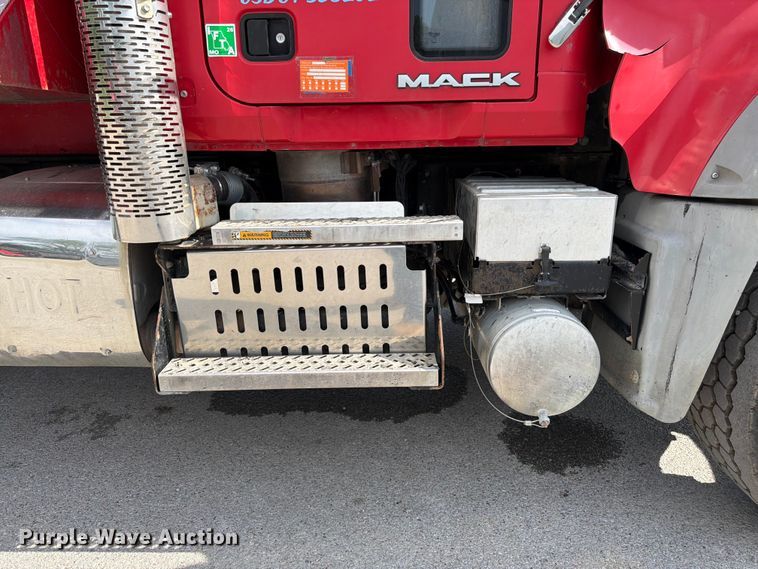 image for item FK3133 2014 Mack GU dump truck