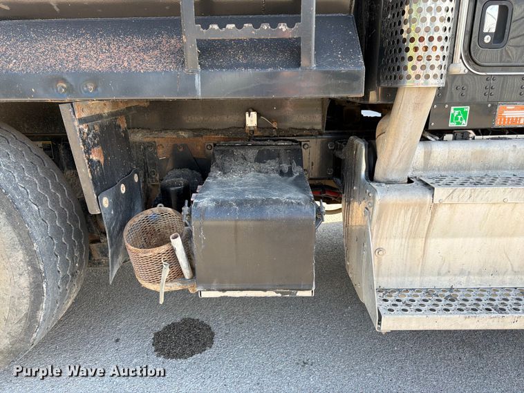 image for item FK3134 2013 Kenworth T800 