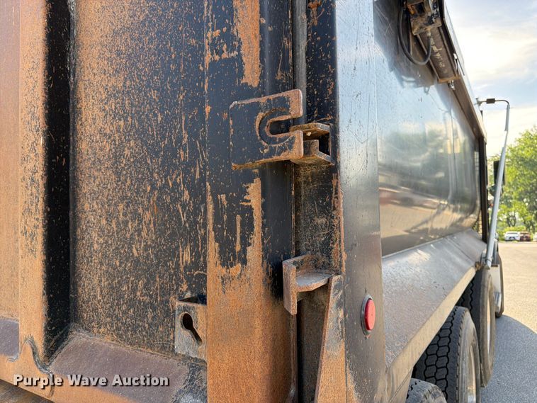 image for item FK3134 2013 Kenworth T800 