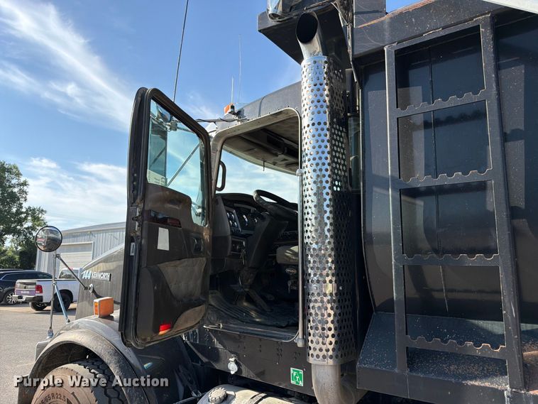 image for item FK3134 2013 Kenworth T800 