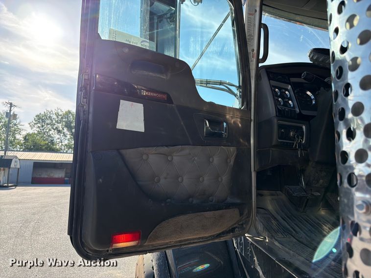 image for item FK3134 2013 Kenworth T800 