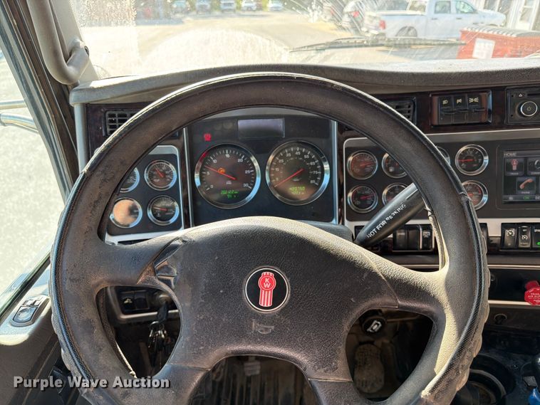 image for item FK3134 2013 Kenworth T800 