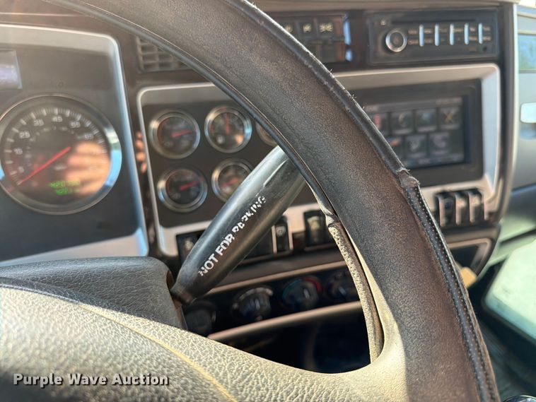 image for item FK3134 2013 Kenworth T800 