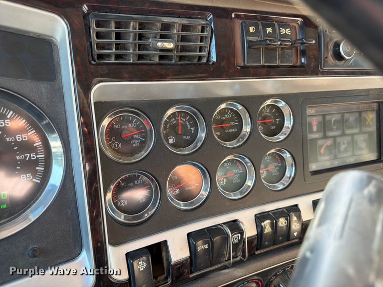image for item FK3134 2013 Kenworth T800 