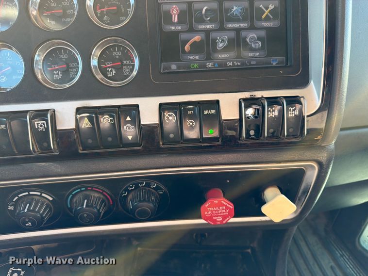image for item FK3134 2013 Kenworth T800 