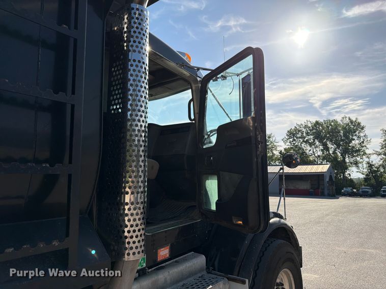 image for item FK3134 2013 Kenworth T800 