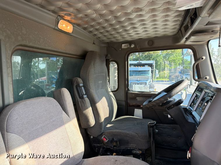 image for item FK3134 2013 Kenworth T800 
