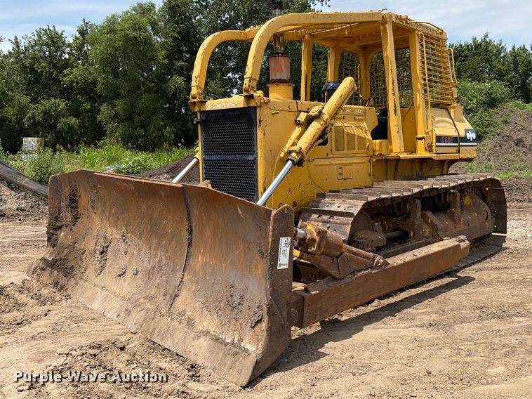 image for item FK3135 1992 Komatsu D68E dozer