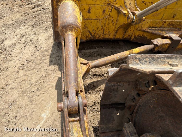 image for item FK3135 1992 Komatsu D68E dozer