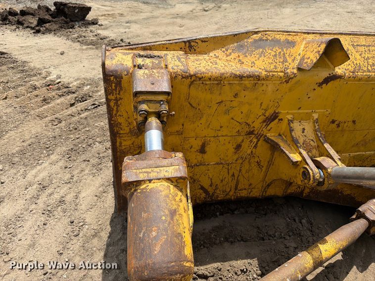 image for item FK3135 1992 Komatsu D68E dozer