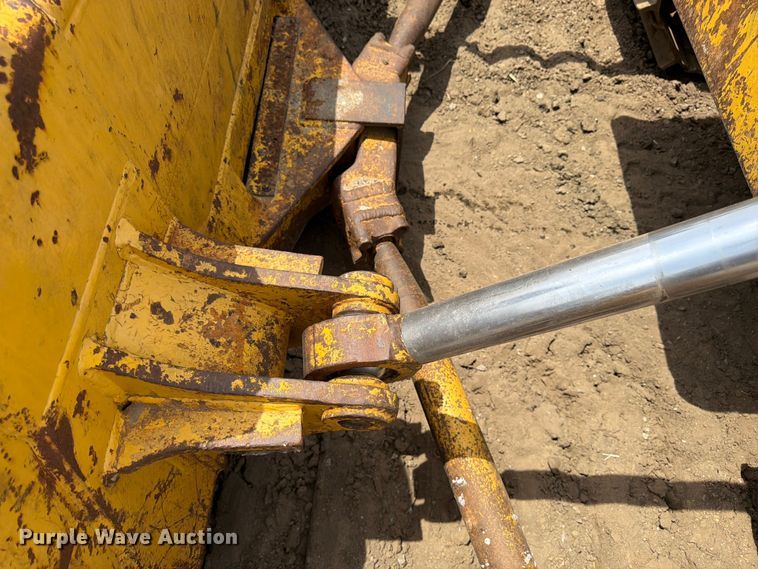 image for item FK3135 1992 Komatsu D68E dozer