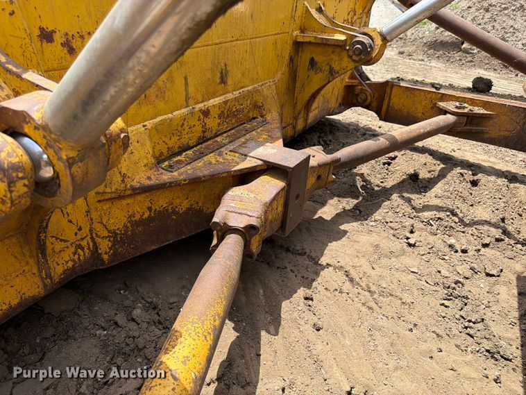 image for item FK3135 1992 Komatsu D68E dozer